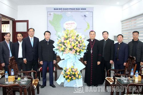 Lãnh đạo tỉnh chúc mừng Tòa Giám mục Giáo phận Bắc Ninh