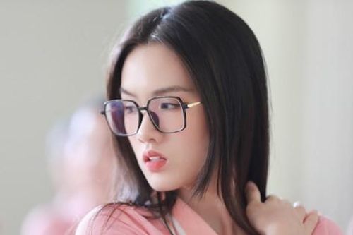 Thí sinh Hoa hậu Việt Nam chuẩn bị thi mặt mộc