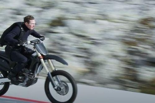 Tom Cruise thực hiện pha mạo hiểm nhất lịch sử điện ảnh