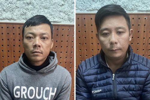Kẻ bịt mặt đuổi chém trưởng thôn gần đứt lìa cánh tay