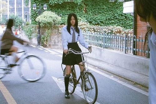Nữ idol gốc Việt Hanni 'lấn lướt' các thành viên khác trong MV mới của NewJeans