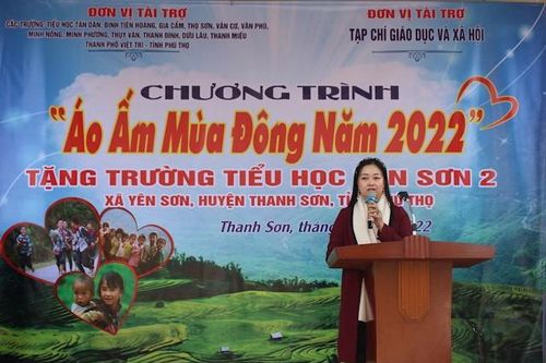 Phú Thọ: Gần 300 học sinh Trường Tiểu học Yên Sơn 2 (Thanh Sơn) nhận quà 'Áo ấm mùa đông năm 2022'
