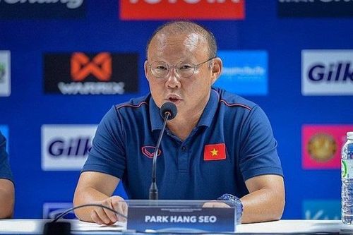 Ông Park Hang-seo giải thích lý do rút Quang Hải khỏi sân ngay trong hiệp 1