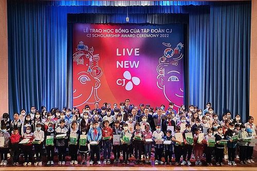 Tập đoàn CJ 10 năm liên tiếp trao học bổng cho học sinh tỉnh Lâm Đồng