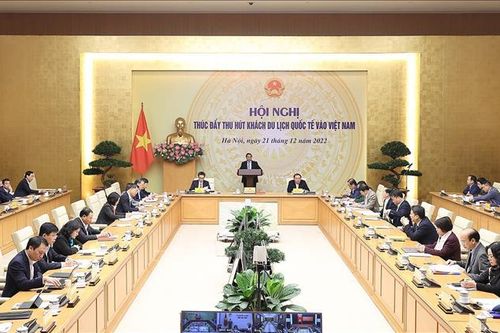 Bàn giải pháp để du lịch không 'đi trước về sau'