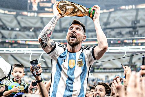 FIFA đã xóa bài đăng Messi là GOAT vì áp lực quá lớn từ fans Ronaldo