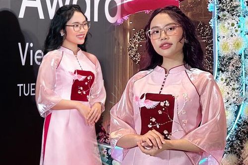 Phương Mỹ Chi đẹp nền nã với áo dài