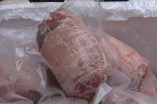 Phát hiện xe đông lạnh chở 6,2 tấn thực phẩm không rõ nguồn gốc