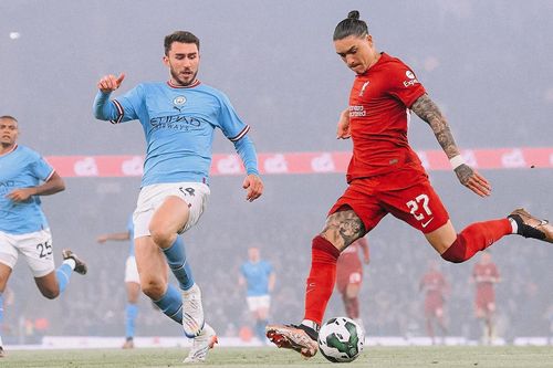 Carragher: 'Bóng đá cấp CLB ở một trình độ khác biệt'