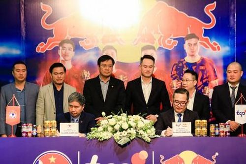 Các đội tuyển quốc gia Việt Nam ra mắt nhà tài trợ hàng đầu