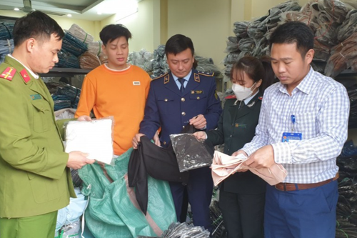 Thái Nguyên: Liên tiếp phát hiện nhiều lô quần áo không rõ nguồn gốc xuất xứ