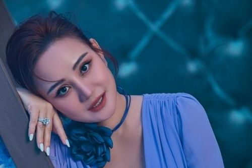 Vy Oanh chính thức trở lại đường đua âm nhạc