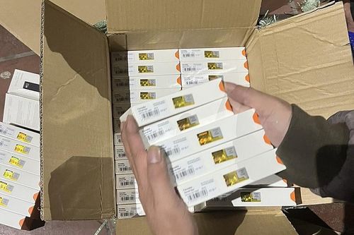 Hà Nội: Bắt giữ lô hàng gần 9.000 sản phẩm máy hút thuốc lá điện tử nhập lậu
