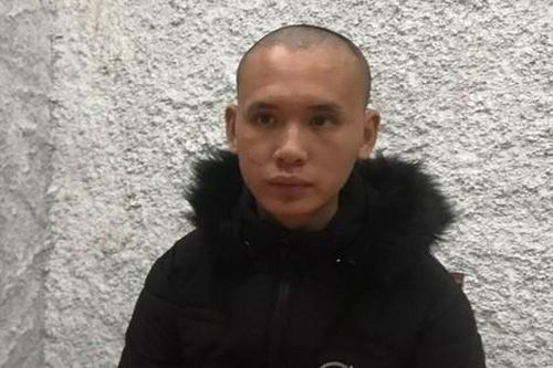 Hà Nội: Ba tên côn đồ đuổi chém người xin nhường đường