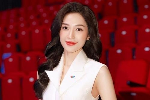 World Cup 2022: MC Ngọc Anh xinh đẹp và ghi dấu ấn trên sóng VTV
