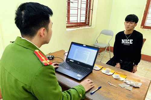 Bắt đối tượng mua bán ma túy trên mạng xã hội