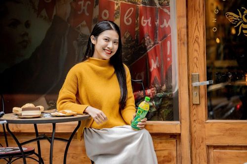 Giữa mùa deadline, có những người trẻ vẫn thư thái uống trà chờ Tết