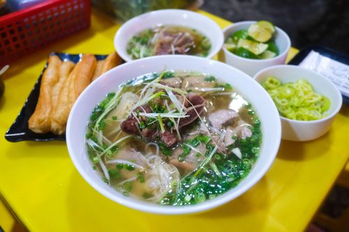 Phiên bản bình dân của tô phở gần một triệu đồng ở TP.HCM