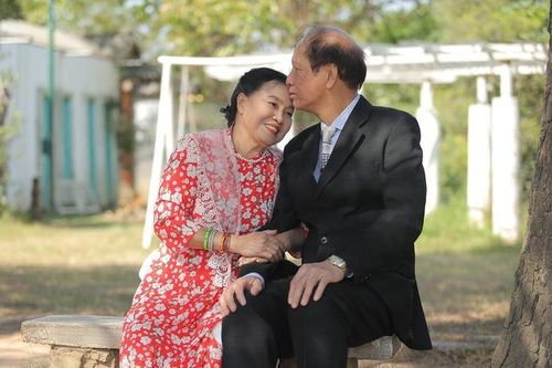 Chuyện tình đặc biệt của cặp đôi U80 từng tổ chức lễ thành hôn dưới bom đạn