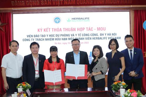Herbalife Việt Nam trao học bổng cho 20 sinh viên và bác sĩ nội trú xuất sắc