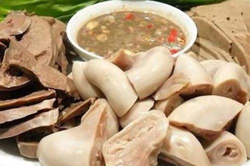 Không ăn lòng lợn khi cơ thể có dấu hiệu này dù có thích mê