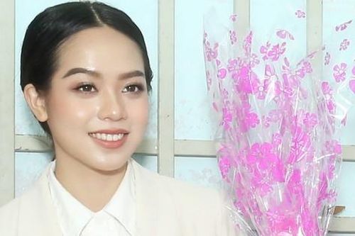 Hoa hậu Thanh Thủy có chuyến đi đầu tiên sau đăng quang