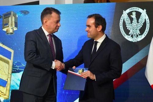 Ba Lan mua vệ tinh của Pháp sau vụ hứng tên lửa bay lạc từ Ukraine