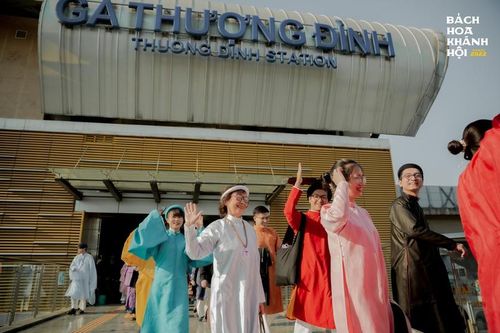 Đường sắt Cát Linh - Hà Đông thuyết phục nhiều khách đi tàu khó tính