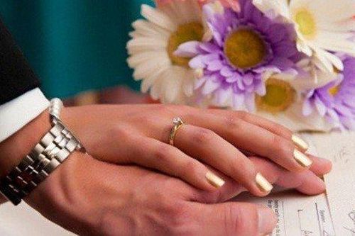 Cháu gái hỏi nên kết hôn vì tình hay vì tiền, câu trả lời của bà ngoại 95 tuổi gây bất ngờ