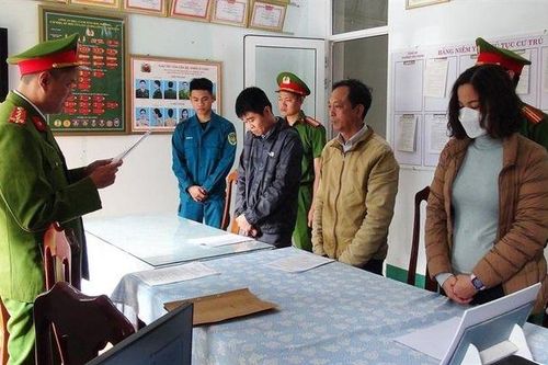 Khởi tố 3 giám đốc và nguyên một cán bộ vì đưa, nhận hối lộ và trốn thuế