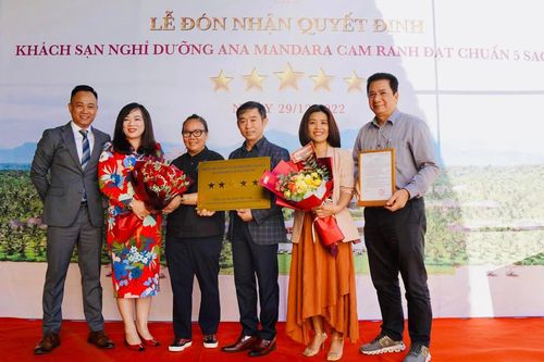 Khu nghỉ dưỡng Ana Mandara Cam Ranh đón nhận quyết định công nhận cơ sở lưu trú đạt chuẩn 5 sao