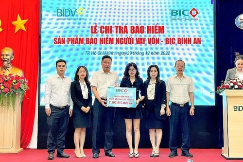 BIC chi trả hơn 2,2 tỷ đồng quyền lợi bảo hiểm cho khách hàng vay vốn tại BIDV Tây Sài Gòn
