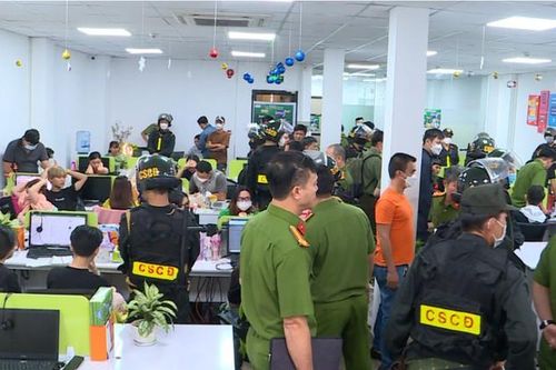Thành phố Hồ Chí Minh: bắt giữ 86 đối tượng lừa đảo rút tiền từ thẻ tín dụng