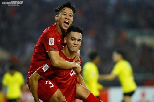 HLV Park Hang Seo: Đá trên sân cỏ nhân tạo, cầu thủ dễ gặp chấn thương