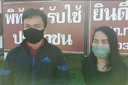 Cái kết gây sốc sau khi bỏ quên vợ khi dừng xe giữa đường