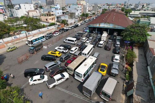 Giám đốc Sở Giao thông TPHCM lên tiếng việc 'tắc' ở trung tâm đăng kiểm