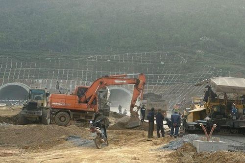 Đồng loạt khởi công 12 dự án thành phần cao tốc bắc-nam