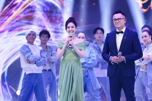 Dàn nghệ sĩ nổi tiếng cùng 5 MC đếm ngược đón 2023 trên VTV