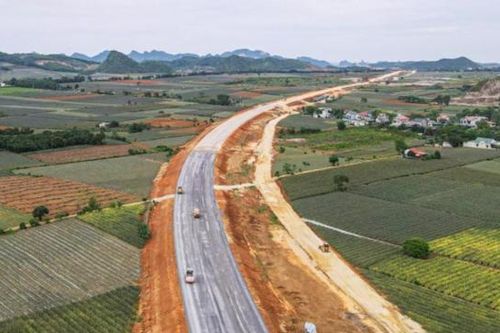 Đồng loạt khởi công 12 dự án thành phần cao tốc Bắc – Nam
