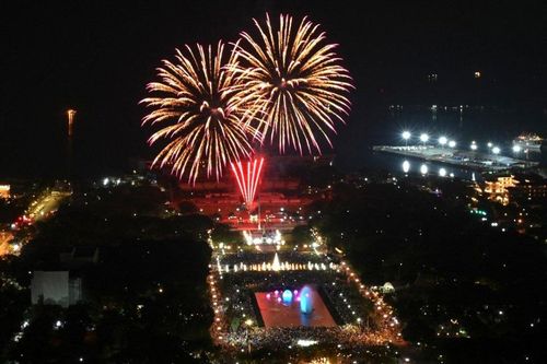Châu Á bình yên bước sang năm mới