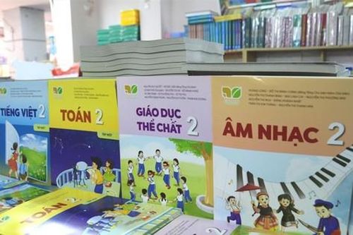 Nhà xuất bản Giáo dục Việt Nam 'lạm dụng vị trí độc quyền' SGK thế nào?