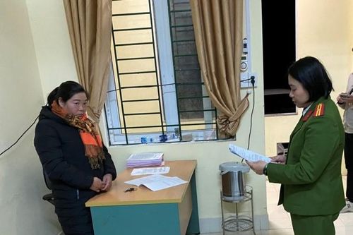 Nữ cán bộ địa chính xã ở Cao Bằng 'vòi vĩnh' tiền người dân làm sổ đỏ
