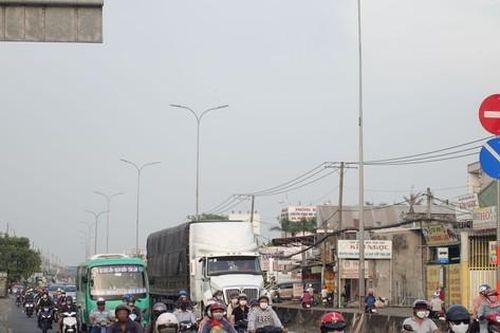 Đường về TPHCM thông thoáng trong ngày nghỉ cuối