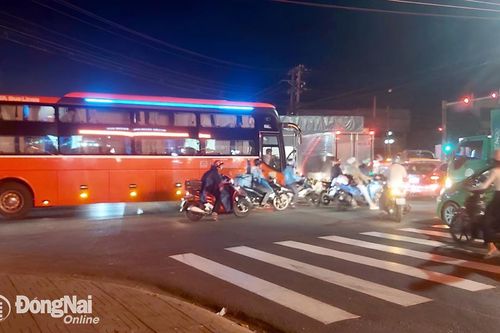 Giao thông đông đúc ngày cuối đợt nghỉ Tết Dương lịch