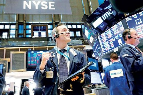 Đầu tư năm 2023: Cổ phiếu vẫn mang lại giá trị trong thời điểm khó khăn