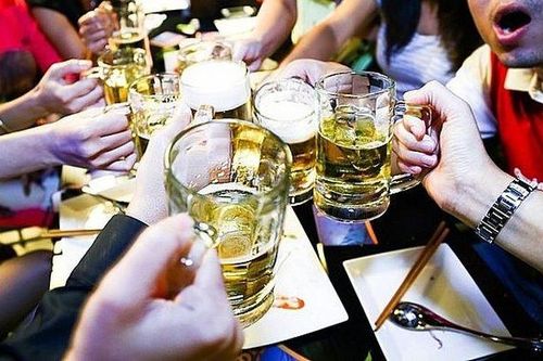 Ép người khác uống rượu say sẽ bị phạt nặng