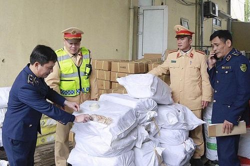 Hà Tĩnh: Thu gần 1 tấn nội tạng động vật bẩn trên đường vận chuyển vào Nam tiêu thụ