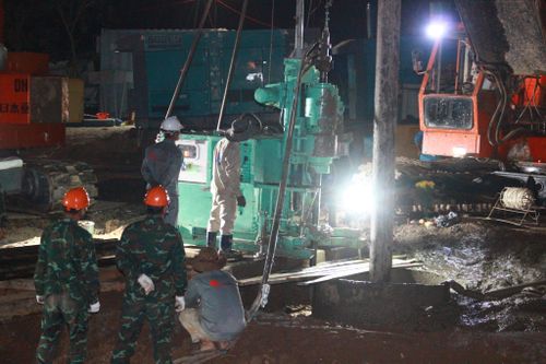 Bé trai 10 tuổi lọt xuống ống cọc bê tông đã tử vong