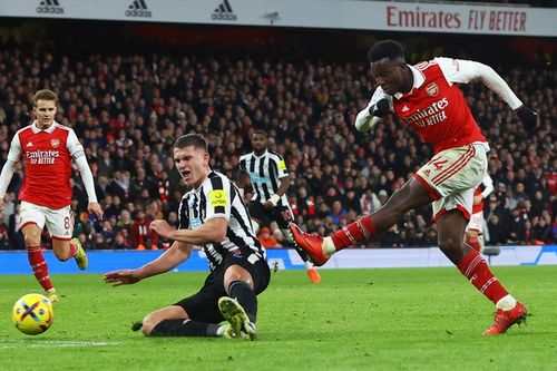 Newcastle cắt đứt mạch thắng của Arsenal