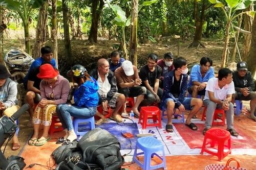 Triệt xóa sới bạc, bắt giữ 16 đối tượng